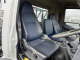 車内シート、一部破れ箇所有り。