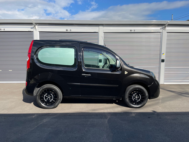 ルノー カングービボップ 1.6 の中古車詳細 (147,800km, ブラック