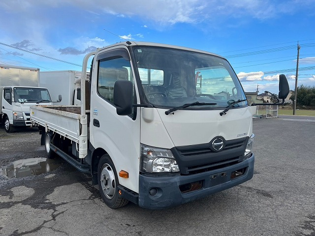 中古車 日野 デュトロ ワイド×ロング 5トン限定・準中型免許 の 中古車 日野 デュトロ ワイド×ロング 5トン限定・準中型免許 の