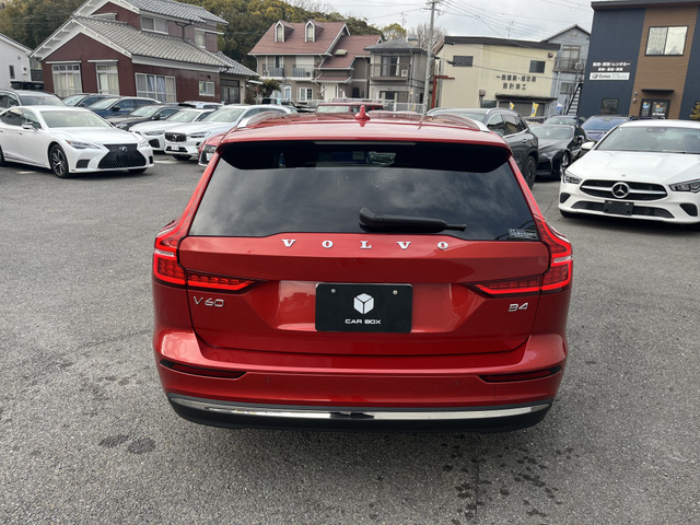 ボルボ V60 アルティメット B4 の中古車詳細 (11,290km, レッド