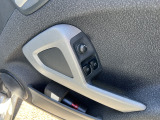 納車仕上げでは、通常ポリマーコーティングは施工しますが、硬化型のガラスコーティングもご対応しております。ご要望や駐車環境などに合わせて、ご提案させていただきます。