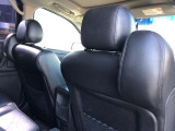運転席・助手席黒革シート!