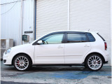 ポロ GTI 5MT CD&DVD再生 17AW