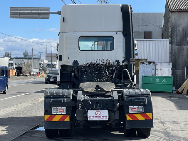 日野プロフィアトレーラーヘッドですいろいろ手を加えています 日野プロフィアトレーラーヘッドですいろいろ手を加えています