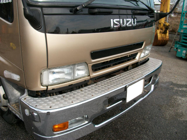 ISUZUフォワード320ワイド用 フロント純正メッキバンパー ISUZUフォワード320ワイド用 フロント純正メッキバンパー