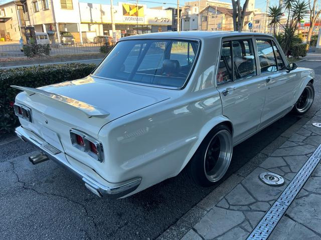 ハコスカ 4ドア カスタム 昭和44年式「ハコスカ 4ドア 2000 GT-R (PGC10)」3カラーを開発