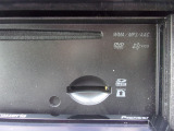 CD,DVD,SDカードスロットル。