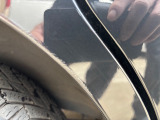 右リアフェンダー擦り傷になります。