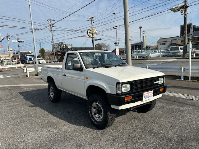ダットサンピックアップ  DX・4WD・ショート・シングルキャブ