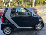 納車仕上げでは、通常ポリマーコーティングは施工しますが、硬化型のガラスコーティングもご対応しております。ご要望や駐車環境などに合わせて、ご提案させていただきます。