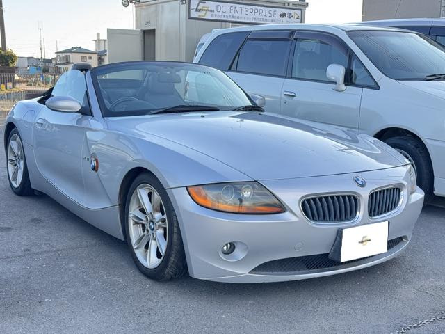 中古車 BMW Z4 ロードスター 2.2i ETC 手動オープンカー 革シート の 