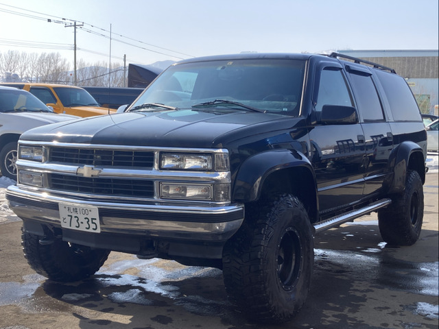 サバーバン  5.7L 99y/バックカメラ/ナビ