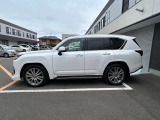 LX 600 エグゼクティブ 4WD マークレビンソン リアエンター