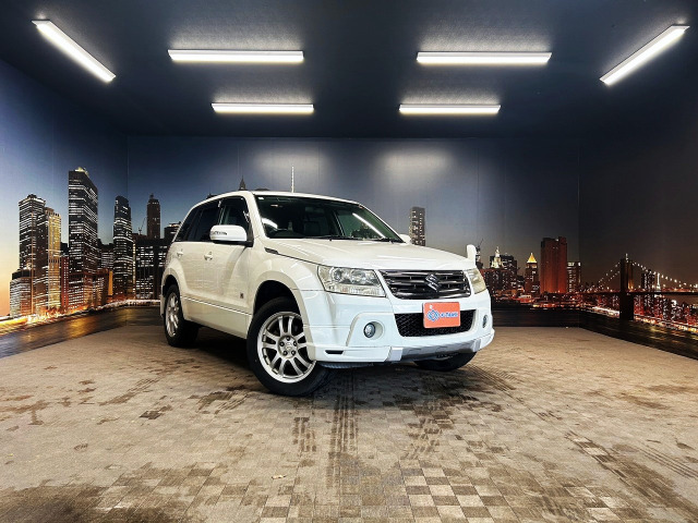 エスクード 2.4 ヘリーハンセン リミテッド 4WD サンルーフ 禁煙車 本革シ-ト 社外ナビ