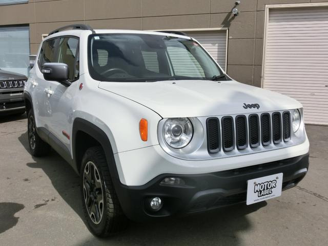 レネゲード トレイルホーク 4WD オープンエアルーフ・純正ディスプレイ