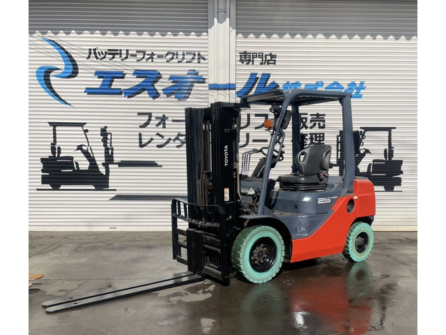 トヨタL&F エンジンフォークリフト 4.0M2.5t3段フルフリポジショナ