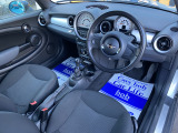 すっきりとしたシンプルな内装の造りは欧州車の魅力!細部にまでこだわり抜かれたデザインが自慢ですので是非じっくりとご覧くださいませ。