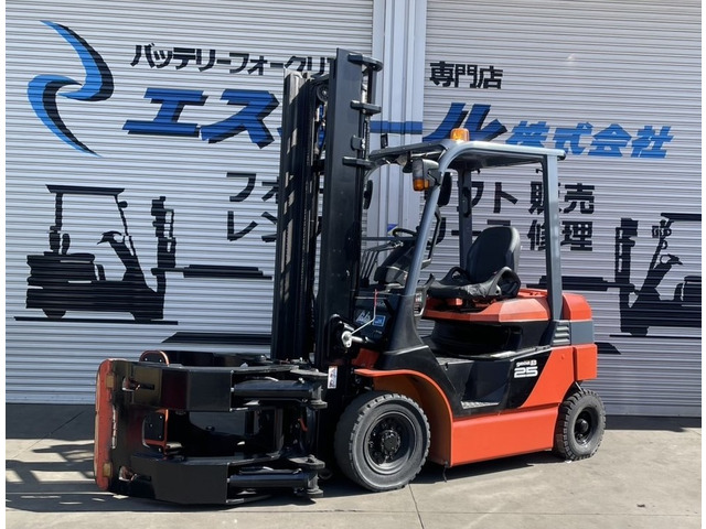 トヨタL&F 電動フォークリフト 4.0M2.5tハイマストロールクランプ