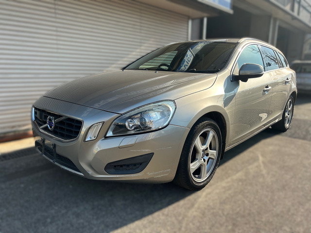 V60 DRIVe ドライブe レーンキープアシスト
