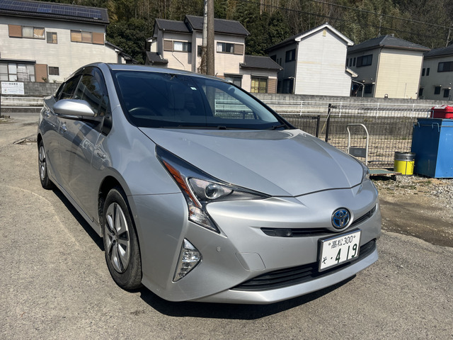 トヨタ プリウス 