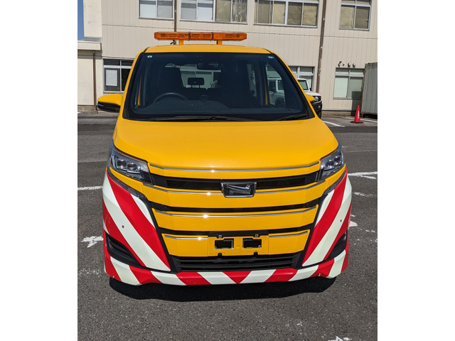 中古車 トヨタ ノア 2.0 X マルチ ユーティリティ 4WD R2年式道路作業  