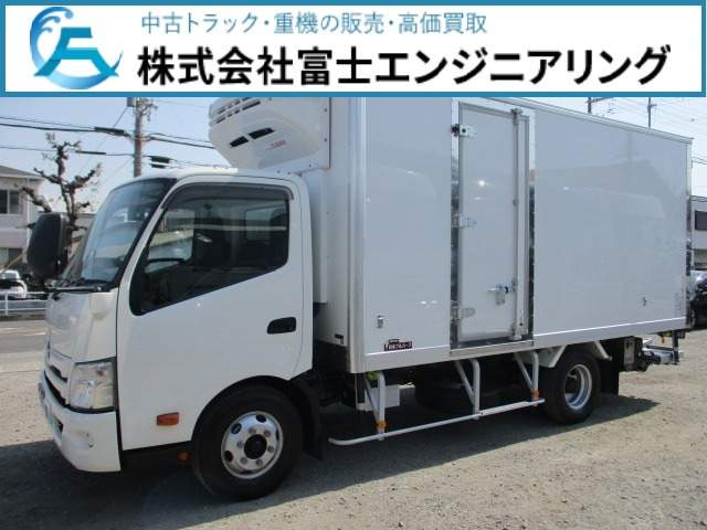 デュトロ  3t冷凍車 -30℃ 格納ゲート