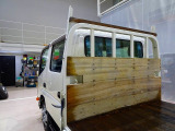 荷台内寸:329×178×36 三方開 床板二重張り ロープ穴3対 前立て鳥居板張り/左右角出しボルト止め/枕木取付 垂直PG/600kg付