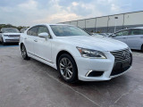 LS 600h 4WD 5.0V8ハイブリッド/革シート/