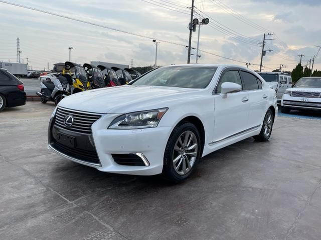 LS 600h 4WD 5.0V8ハイブリッド/革シート/