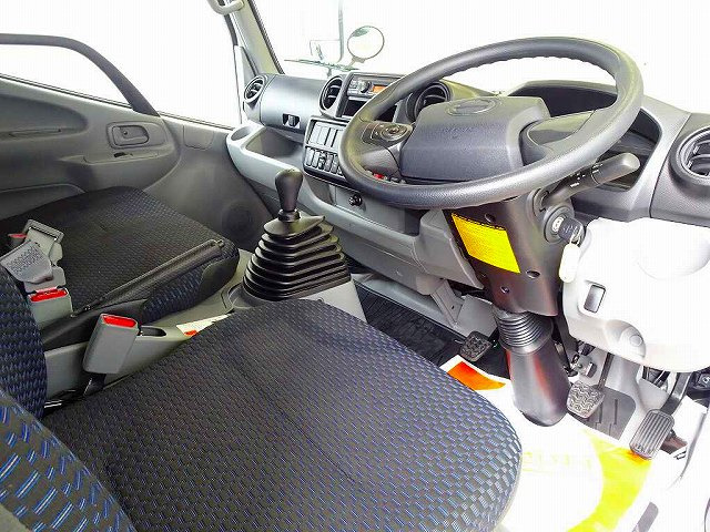 日野 デュトロ 4.0 ダブルキャブ 高床 ディーゼル 4WD 2t 標準