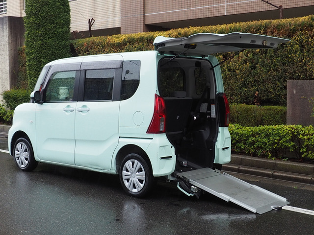 タント L 福祉車両 リヤシート付仕様 4人乗り