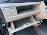 お車の下取りや買取もお任せください。どのようなお車でも査定させていただきます。国産車・輸入車・旧車・不動車・トラック・バイクなど幅広くご対応可能です。