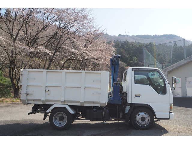 ライオンダンプ　三輪車　ライオンダンプ いすゞ エルフ ダンプ 3段クレーン付ダンプ 4.4立米 の中古車