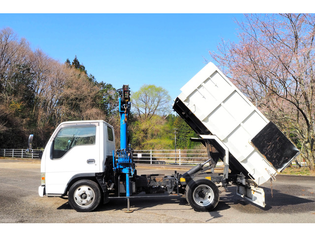ライオンダンプ　三輪車　ライオンダンプ いすゞ エルフ ダンプ 3段クレーン付ダンプ 4.4立米 の中古車