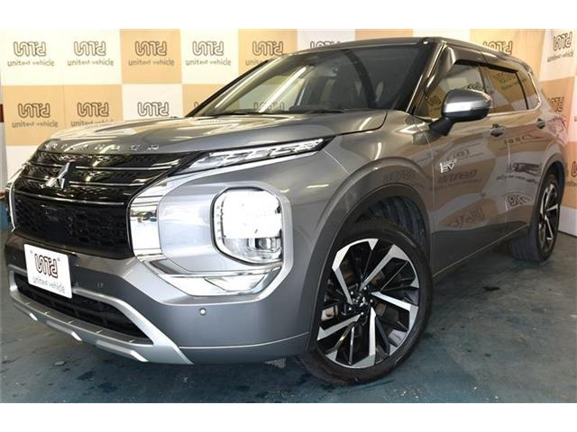 アウトランダー PHEV 2.4 P 4WD ワンオーナー/禁煙車/7人乗り/純正ナビ