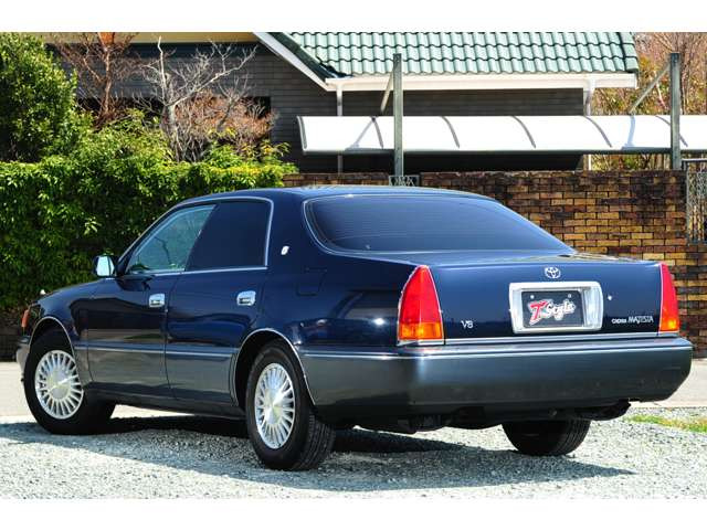 中古カー模型　トヨタ クラウンマジェスタ ダークブルーマイカ 1/43 トヨタ クラウンマジェスタ 3.0 Aタイプ 1オーナー 33ナンバ