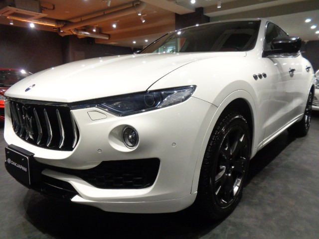 レヴァンテ 3.0 4WD 3.0V6ツインターボ8速パドルS4WD