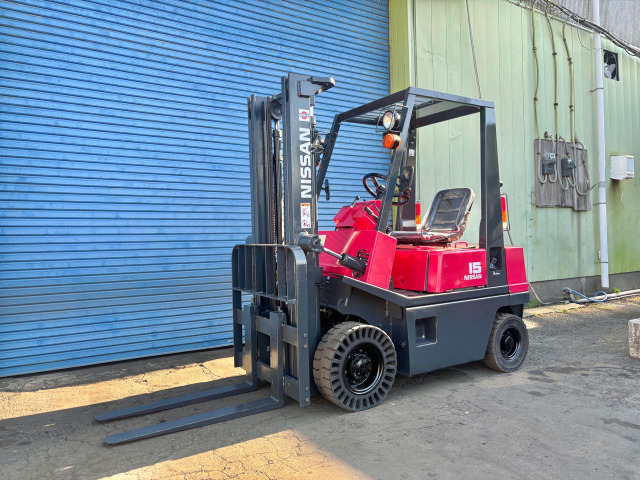 Nissanフォークリフト赤 値段相談可能
