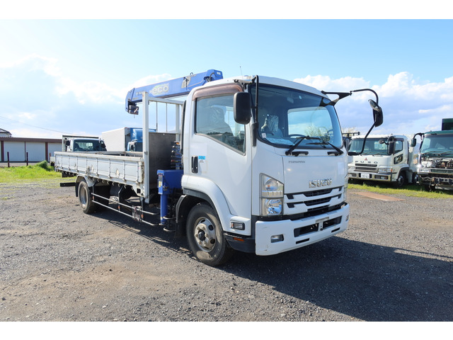 フォワード  4段ラジコンクレーン車 積載2600kg