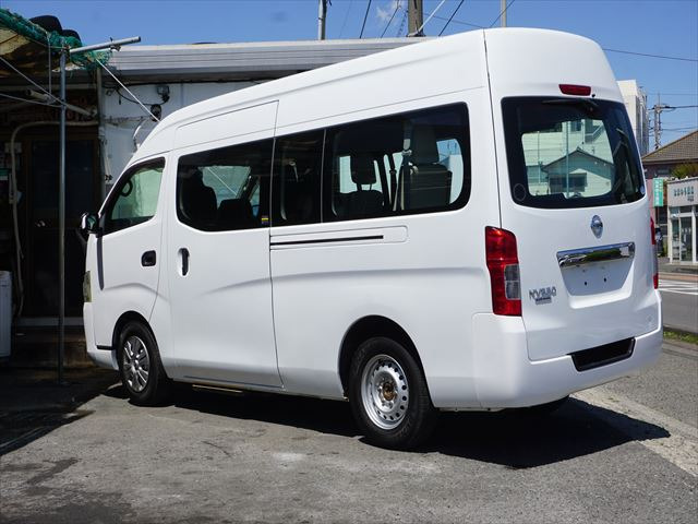 日産 NV350キャラバン 福祉車両チェアキャブリフター車いす2名 の中古