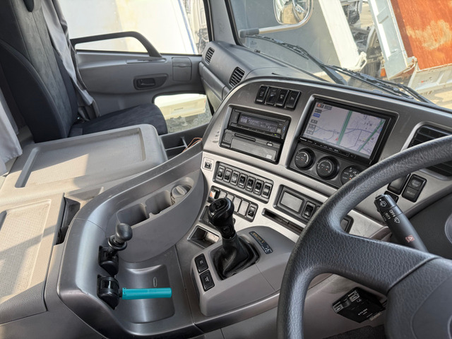 UDトラックス クオン Ⅱペダル の中古車詳細 (408,142km, ブルー