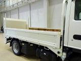 荷台内寸:307×162×38 三方開 床/前立て鳥居鉄板張り 垂直PG/600kg 長:100cm/有効長:87cm 幅:158cm 左リア支柱PG上下スイッチ 左シャシリアPGスイッチコード