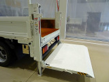垂直パワーゲート 600kg 新明和/RE06-1133 長:100cm/有効長:87cm 幅:158cm 左リア支柱PG上下スイッチ 左シャシリアPGスイッチコード
