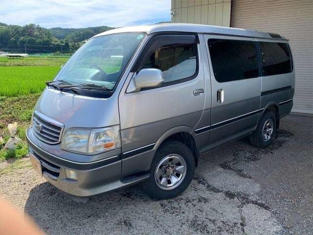ハイエース 3.0 スーパーカスタムG トリプルムーンルーフ ディーゼル 4WD 8人乗り 左...