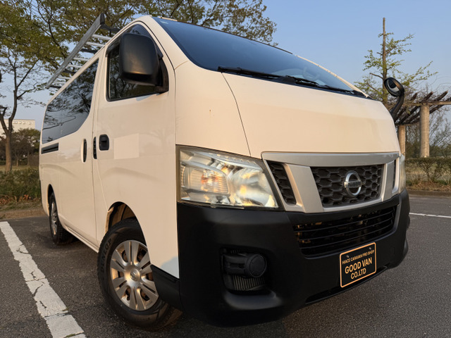 日産 NV350キャラバン　4WD ディーゼル　ルーフキャリア付き 日産 NV350キャラバン 2.5 DX ロング ディーゼル 4WD ルーフキャリア
