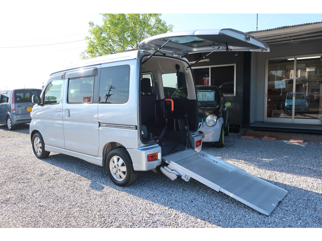 アトレーワゴン フレンドシップ リヤシートリフト 4WD 純正ナビ・TV 衝突軽減 保証12...