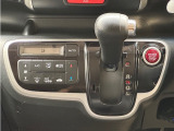 室内快適温度!オートエアコン装備で常に設定温度を保ってくれます。