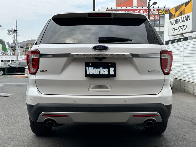 フォードエクスプローラー テールランプ（左）割れ無し