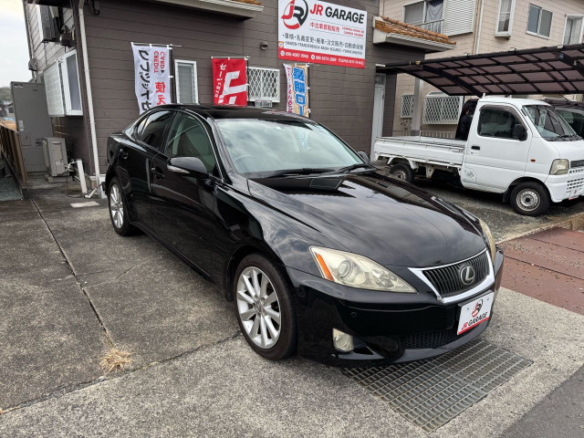 IS 350 走行距離少ないお車です。