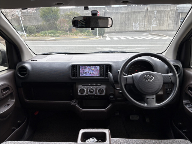 トヨタ パッソ 1.0 X 即納車可能 の中古車詳細 (91,600km, シルバー